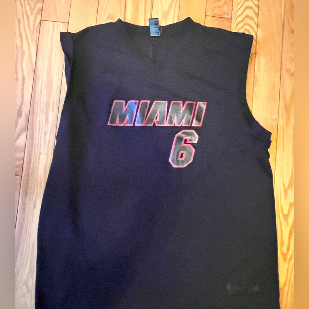 Leborn James XXL jersey - lightly worn
